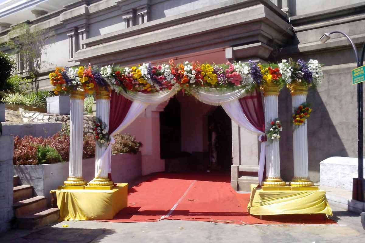 Flower decoration at the entrance