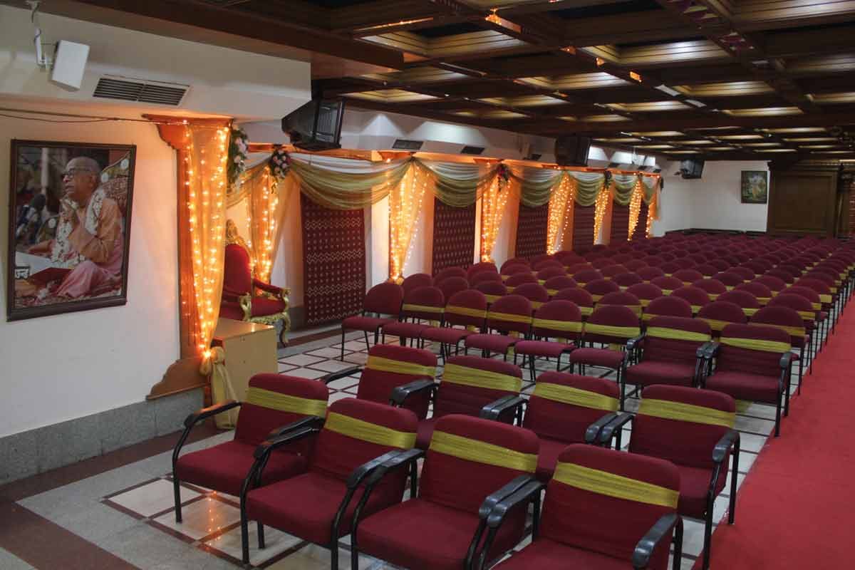 Dwarakapuri hall seating